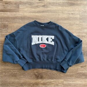 Nike Women's Sportswear Phoenix Fleece City Edition Crewneck Sweatshirt